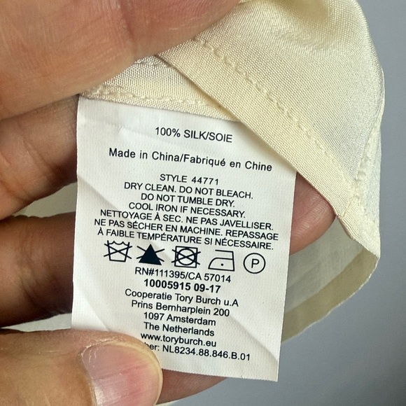 Tory Burch 100% Silk Cream Sleeveless Blouse with Tie Neck - Picture 7 of 9